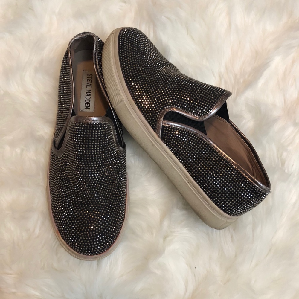 Steve Madden slip ons